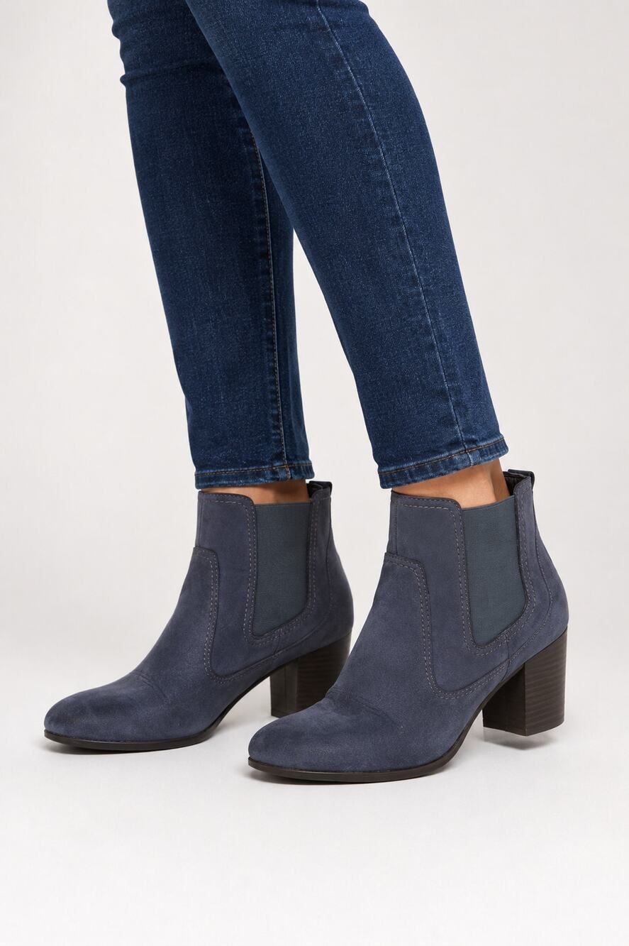 Clarks Bendables Blue Suede Chelsea Boot Bootie Womens Size 8M Pull On